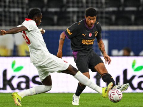 Galatasaray 2 golle yenildi B9594B7J