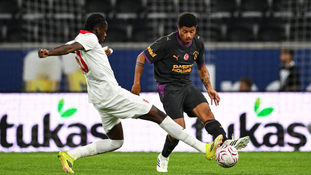 Galatasaray 2 golle yenildi B9594B7J